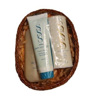 Vintage Avon Skin So Soft Gift Set Bath Oil Talc Lotion 3 pc Old Stock